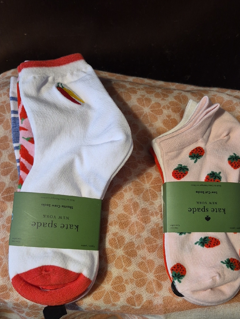 NWT 🩷 KATE SPADE 🩷 CREW SOCK 🧦choose a 3 PACK 🧁 super cute designs! 🍀 $30 R